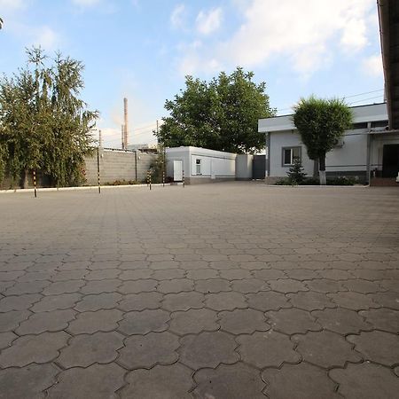 بيشكيك Delphin Guest House المظهر الخارجي الصورة