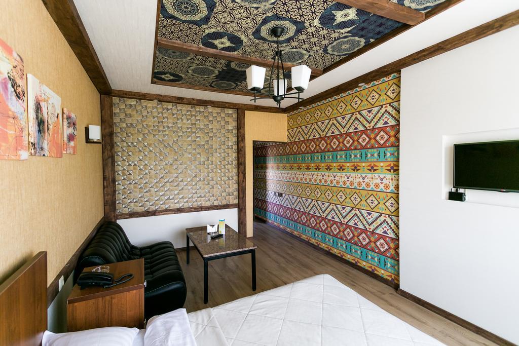 بيشكيك Delphin Guest House المظهر الخارجي الصورة