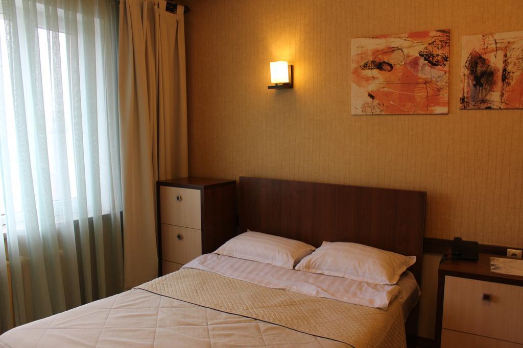 بيشكيك Delphin Guest House الغرفة الصورة